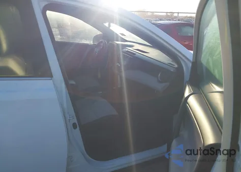 2016 Toyota Rav4 Xle из США, поврежденный, VIN 2T3WFREV2GW290457